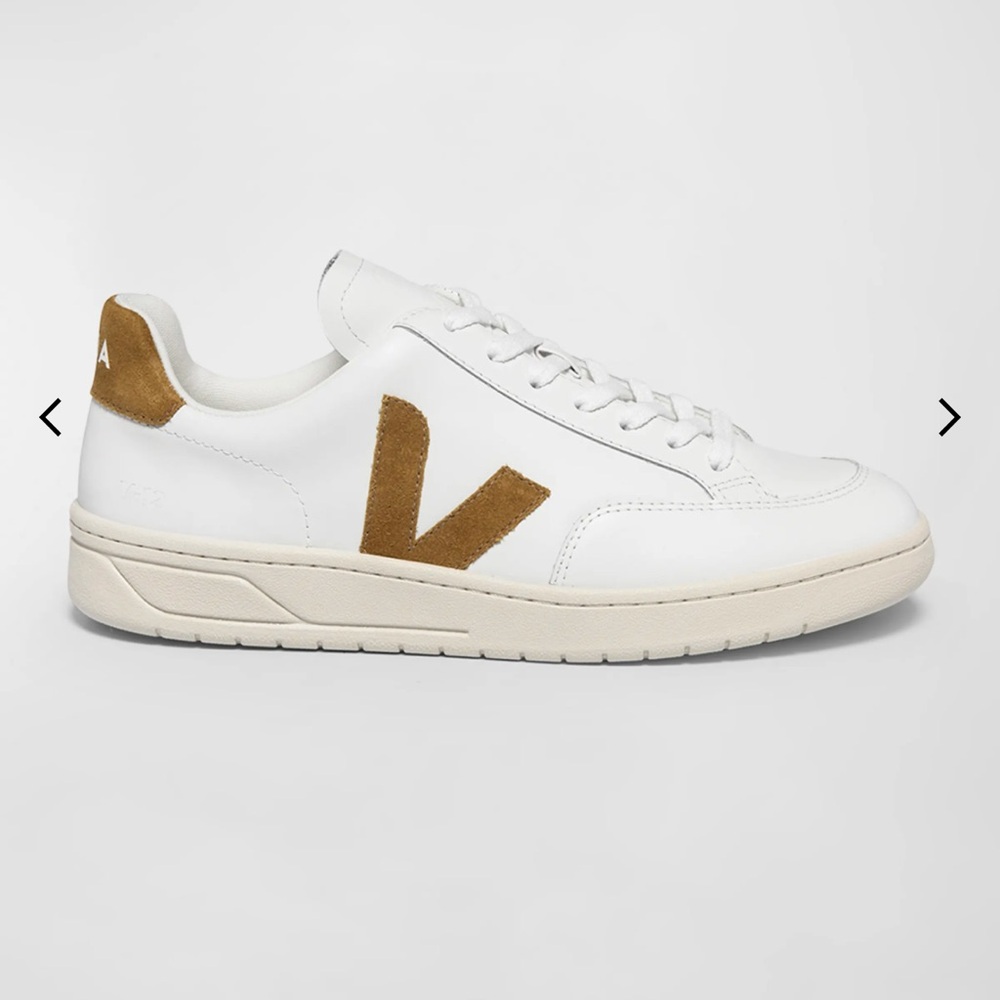 Veja V12 Sneakers - Size 40